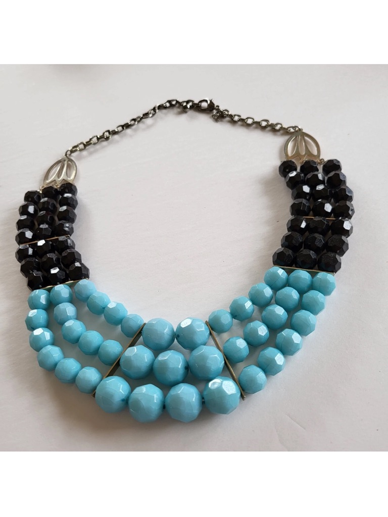 Chloe Isabel Blue Black Faceted Bead Statement Bib Necklace Vintage 42$